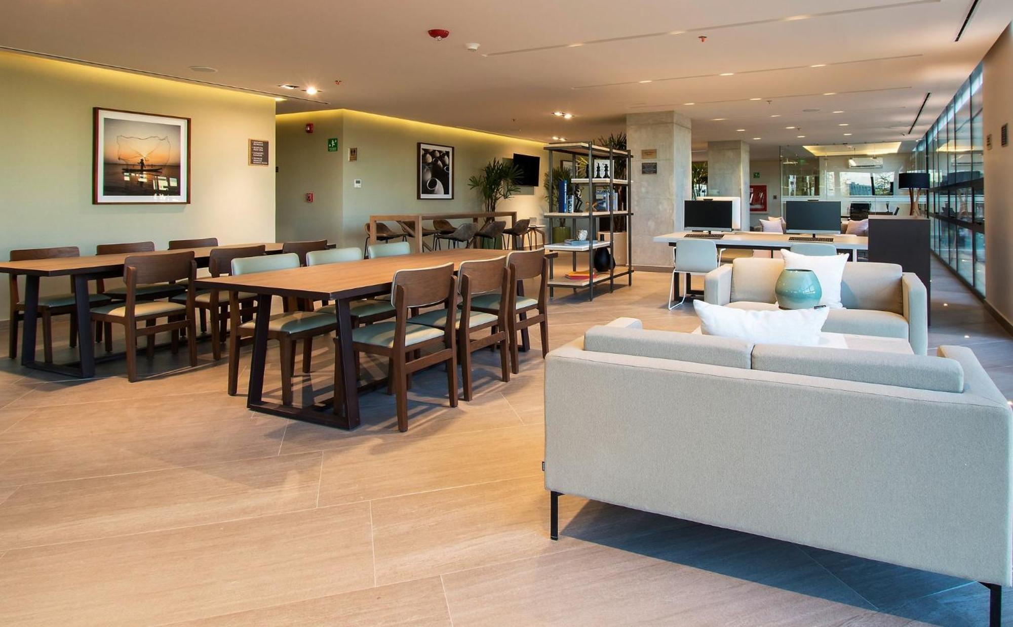 Staybridge Suites - Guadalajara Novena By Ihg Eksteriør billede