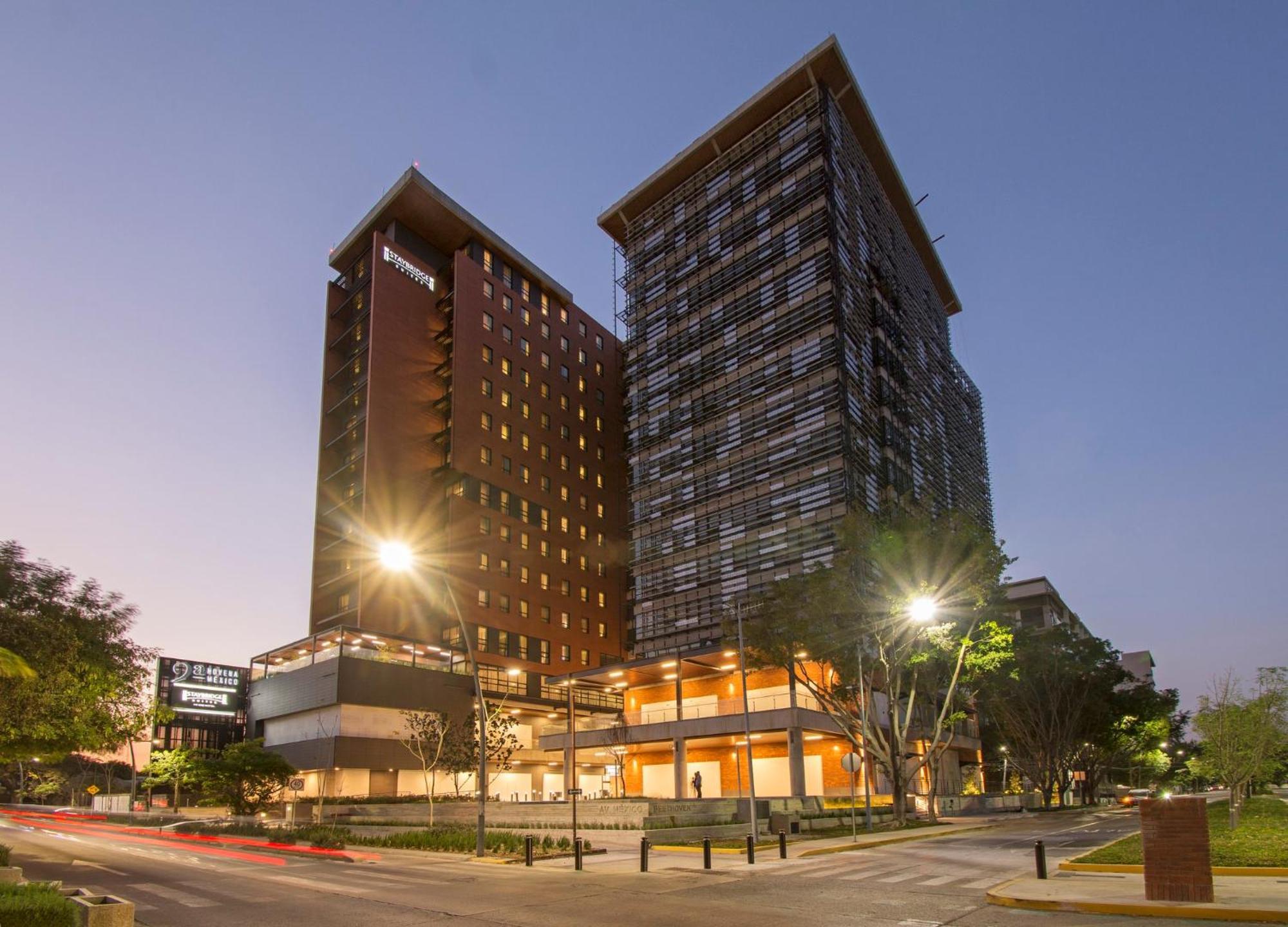 Staybridge Suites - Guadalajara Novena By Ihg Eksteriør billede