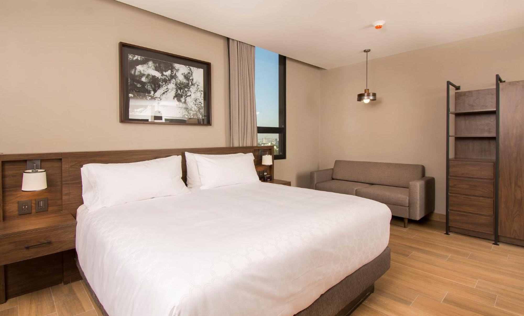 Staybridge Suites - Guadalajara Novena By Ihg Eksteriør billede