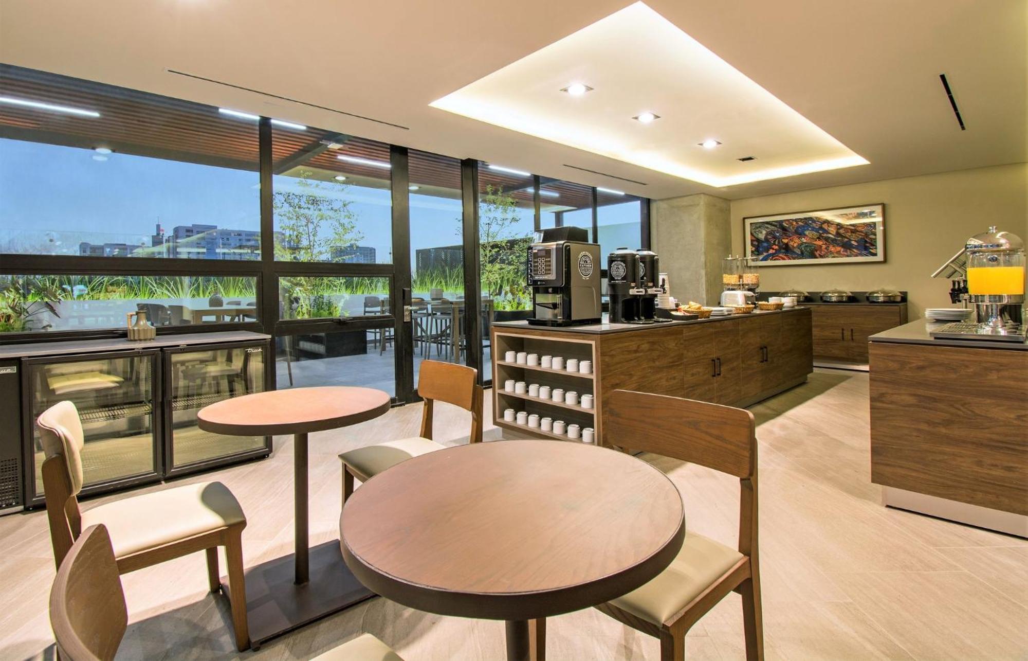 Staybridge Suites - Guadalajara Novena By Ihg Eksteriør billede