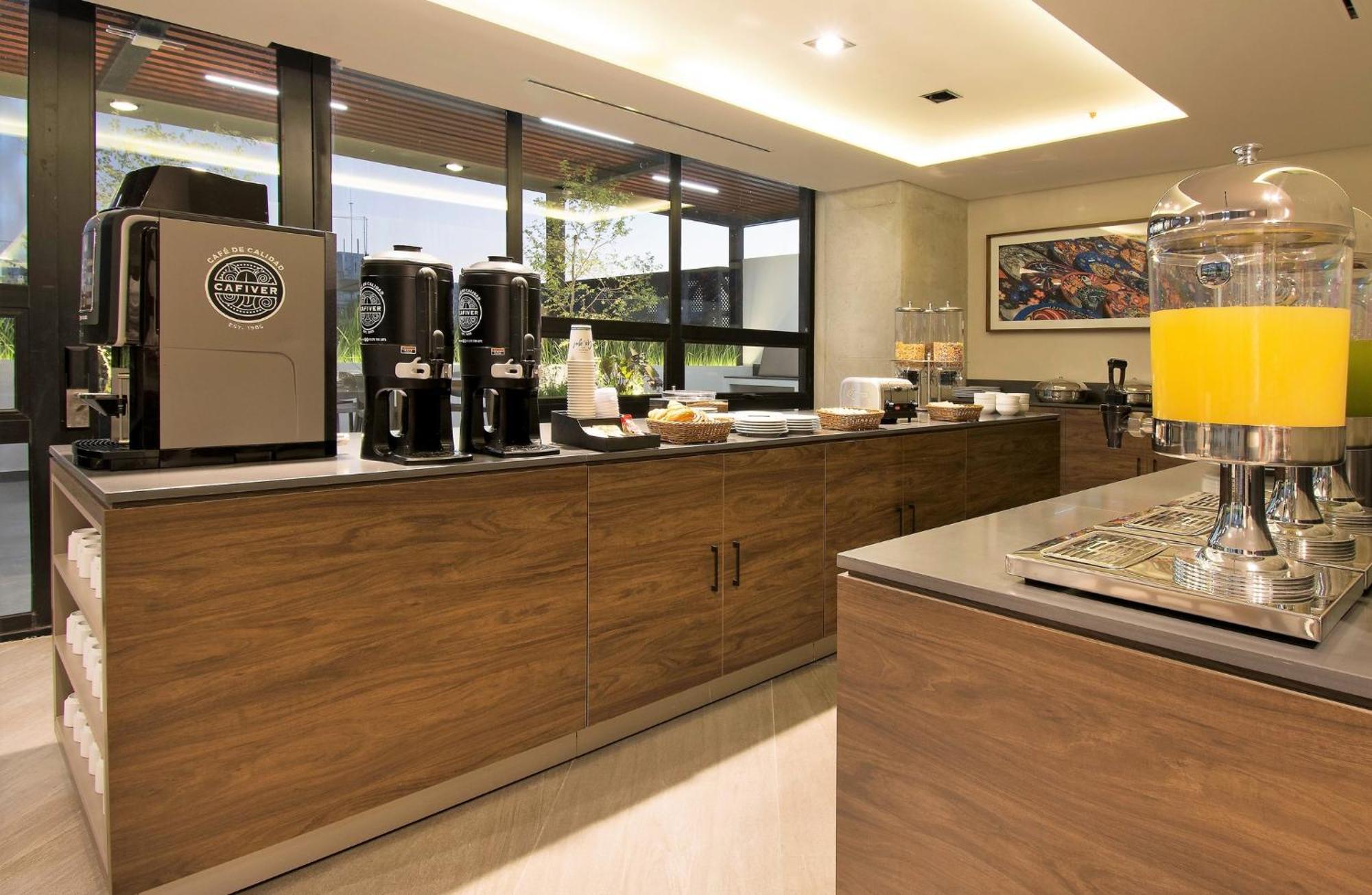 Staybridge Suites - Guadalajara Novena By Ihg Eksteriør billede